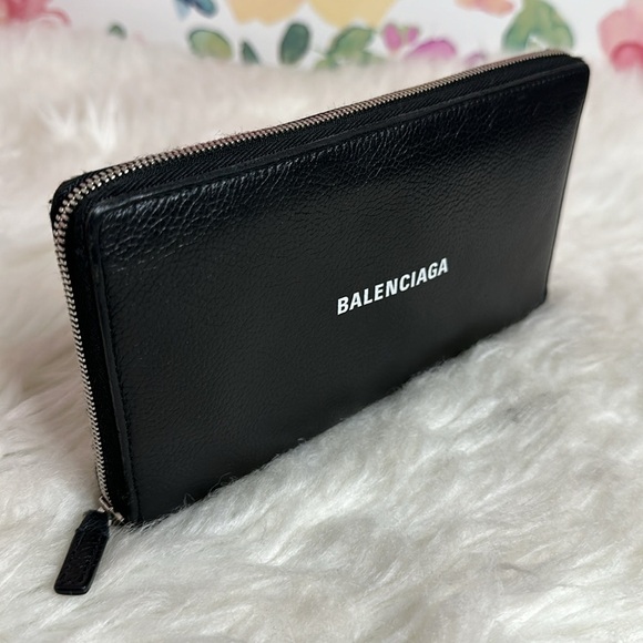💯Authentic Balenciaga Black Leather Wallet🍀 - Picture 14 of 16